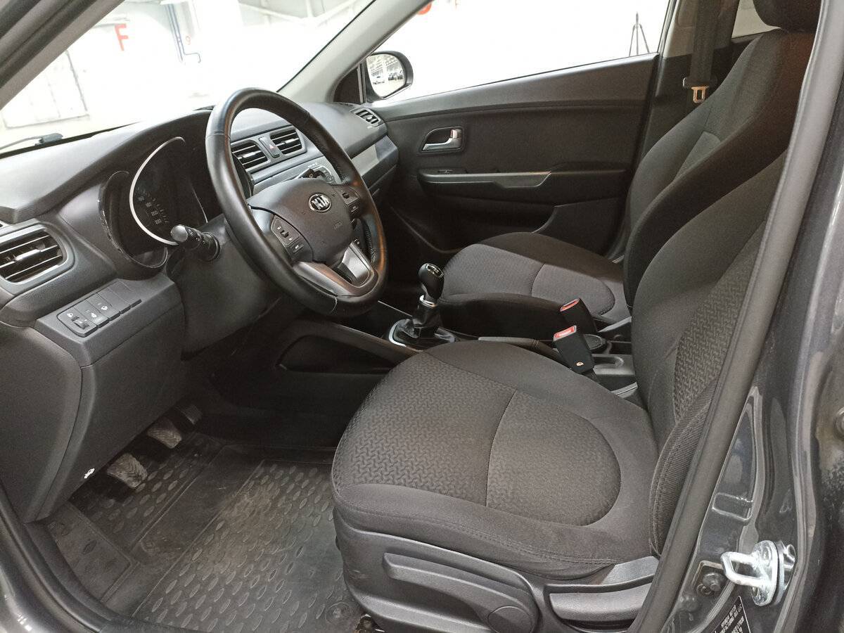 Kia Rio с пробегом — 2013 год. Фото: #15