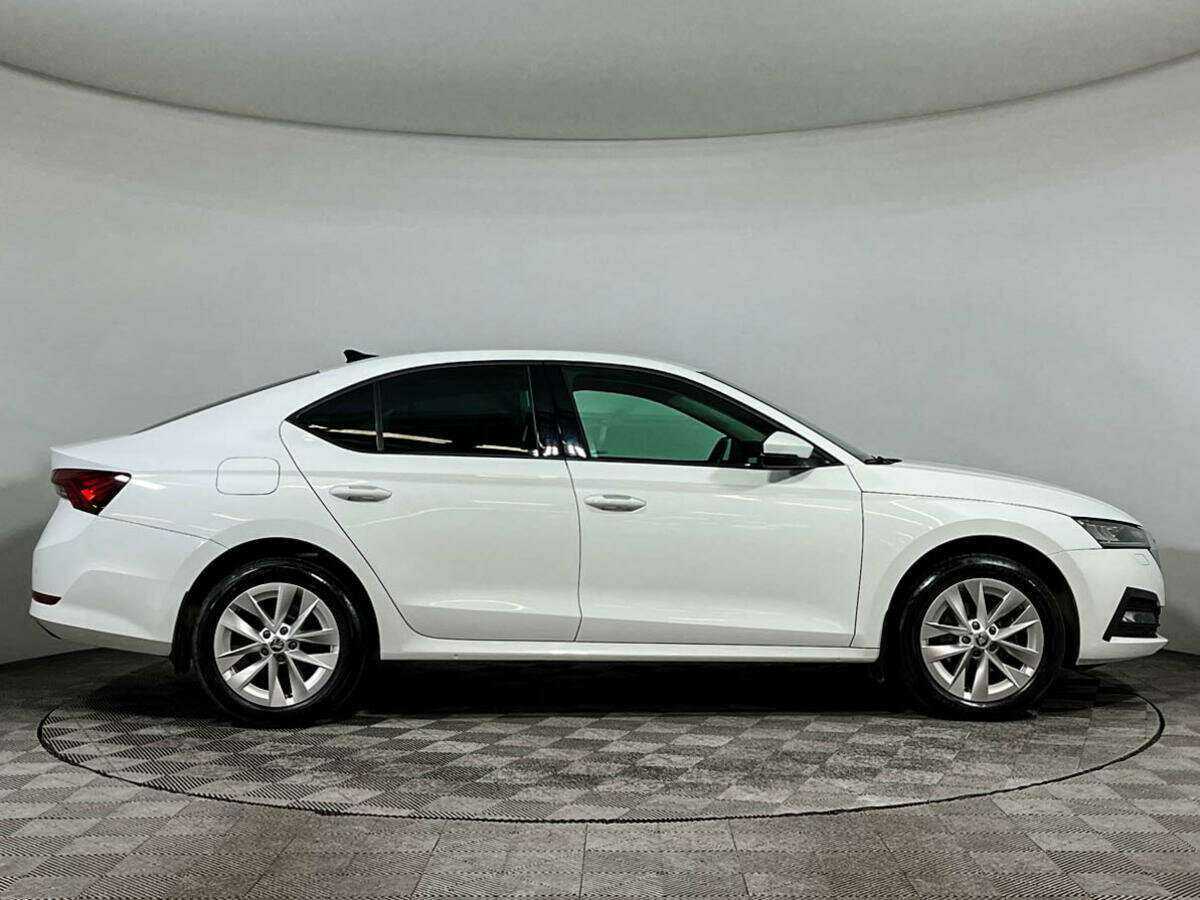 Skoda Octavia с пробегом — 2020 год. Фото: #3