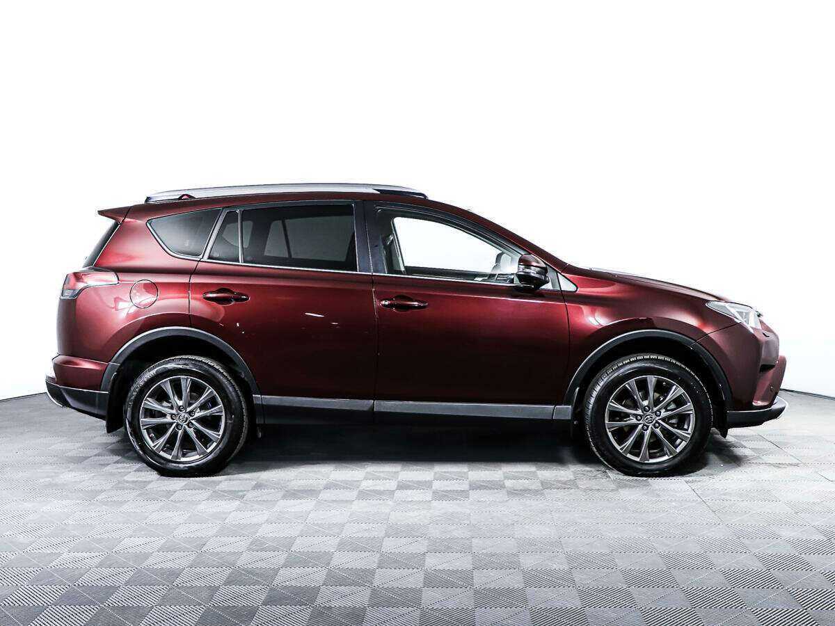 Toyota RAV4 с пробегом — 2018 год. Фото: #3