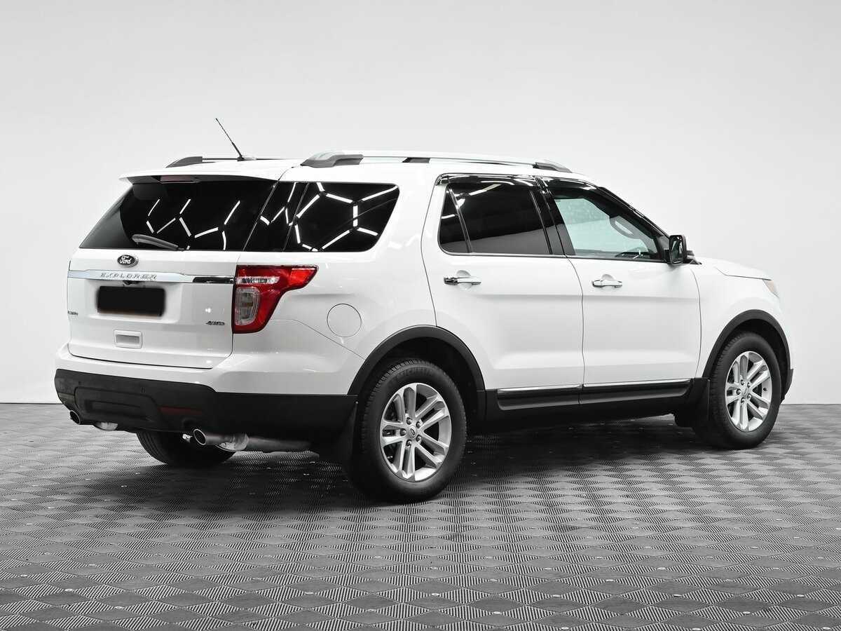 Ford Explorer с пробегом — 2012 год. Фото: #3