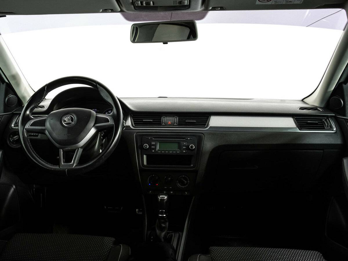 Skoda Rapid с пробегом — 2015 год. Фото: #7