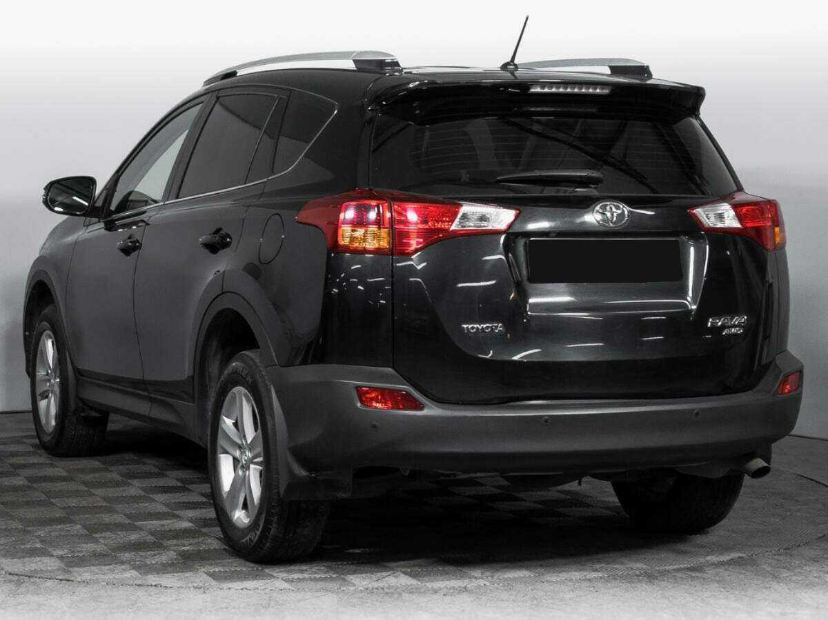 Toyota RAV4 с пробегом — 2014 год. Фото: #6
