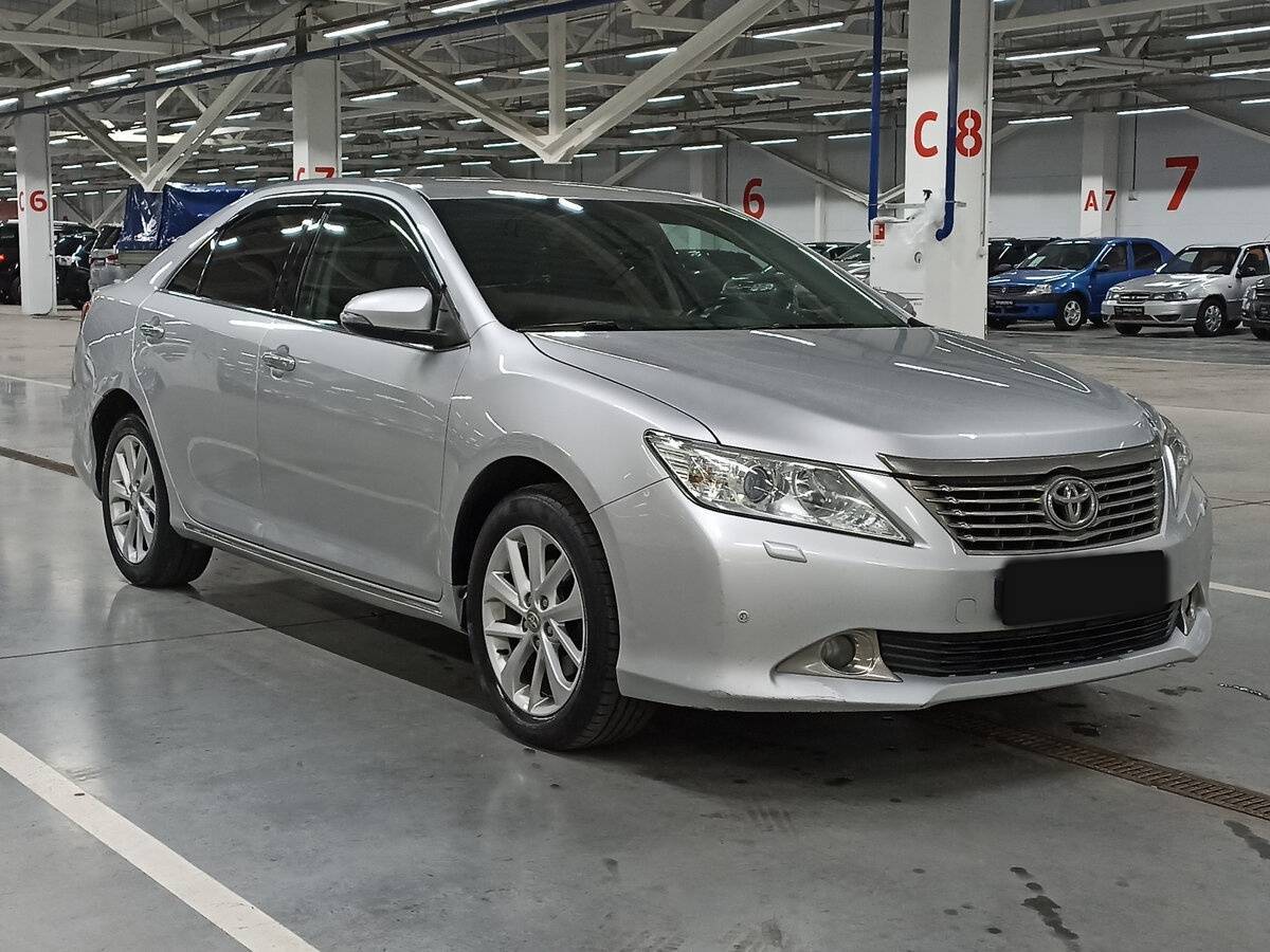 Toyota Camry с пробегом — 2014 год. Фото: #2