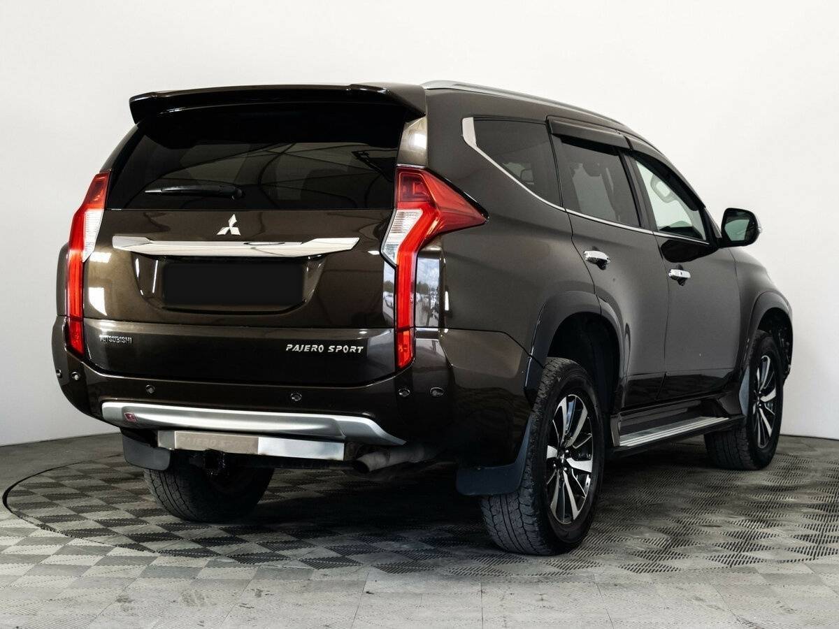 Mitsubishi Pajero Sport с пробегом — 2019 год. Фото: #5