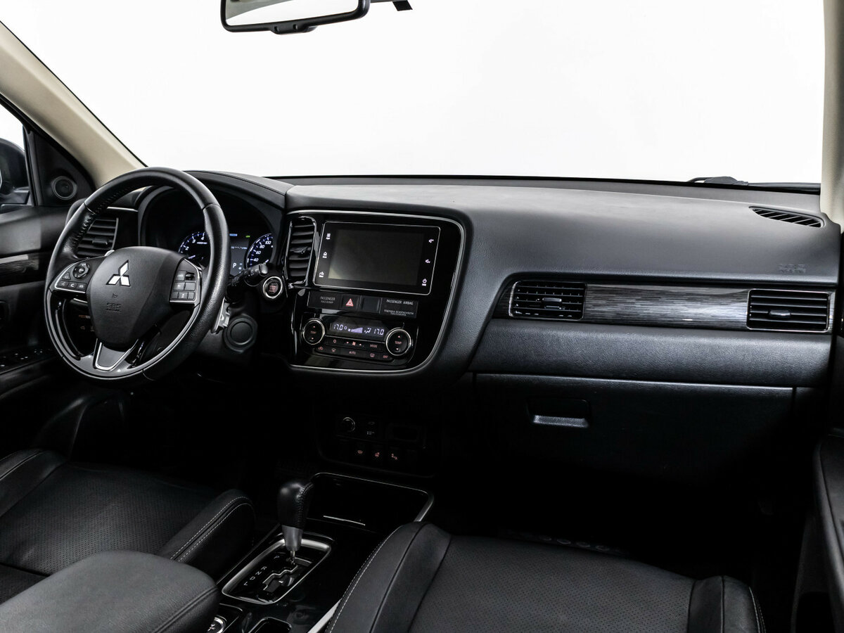Mitsubishi Outlander с пробегом — 2018 год. Фото: #6