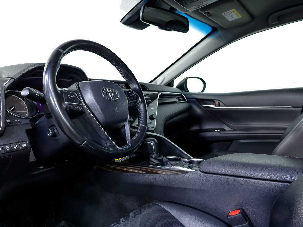 Toyota Camry с пробегом — 2019 год. Фото: #11