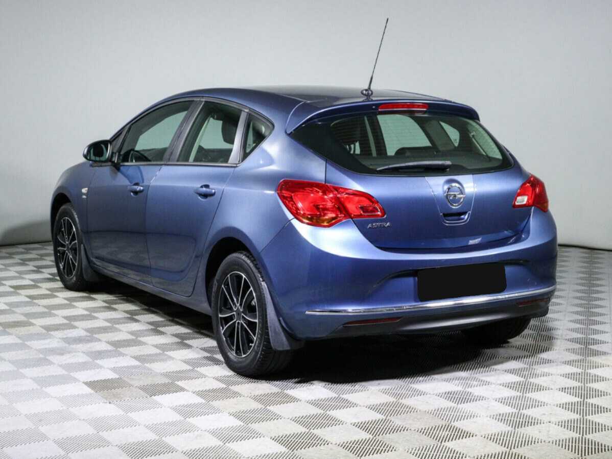 Opel Astra с пробегом — 2014 год. Фото: #6