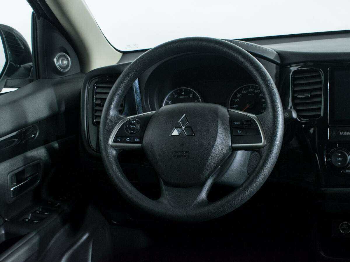 Mitsubishi Outlander с пробегом — 2022 год. Фото: #12
