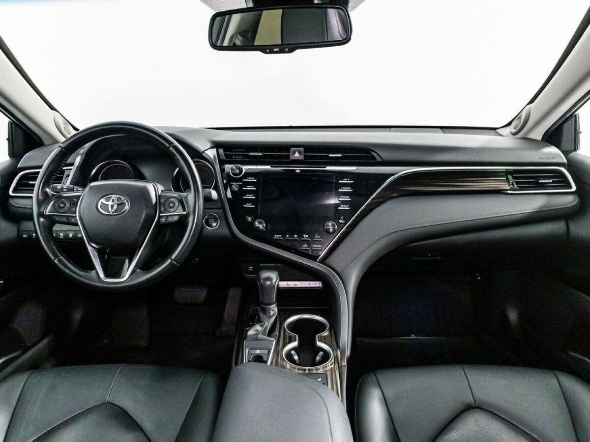 Toyota Camry с пробегом — 2019 год. Фото: #12