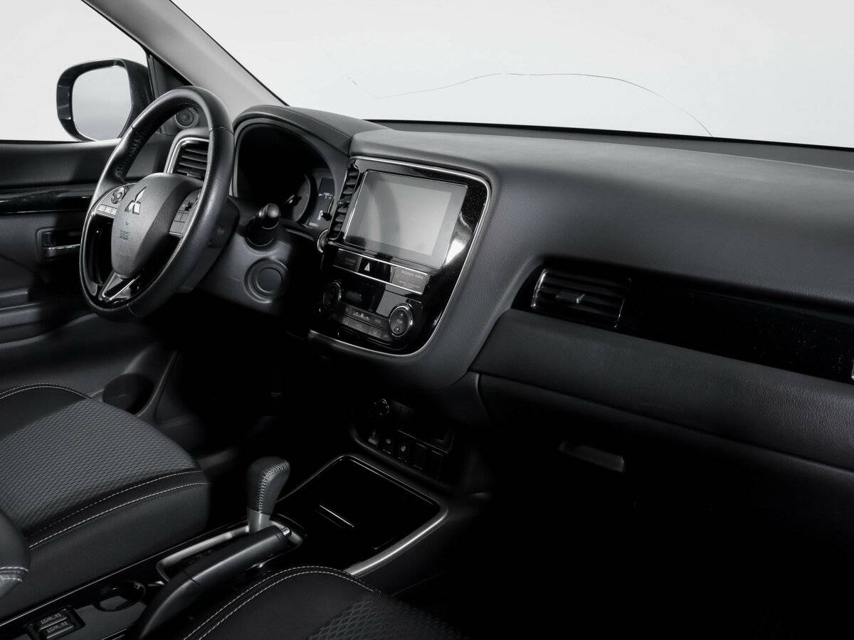 Mitsubishi Outlander с пробегом — 2019 год. Фото: #8