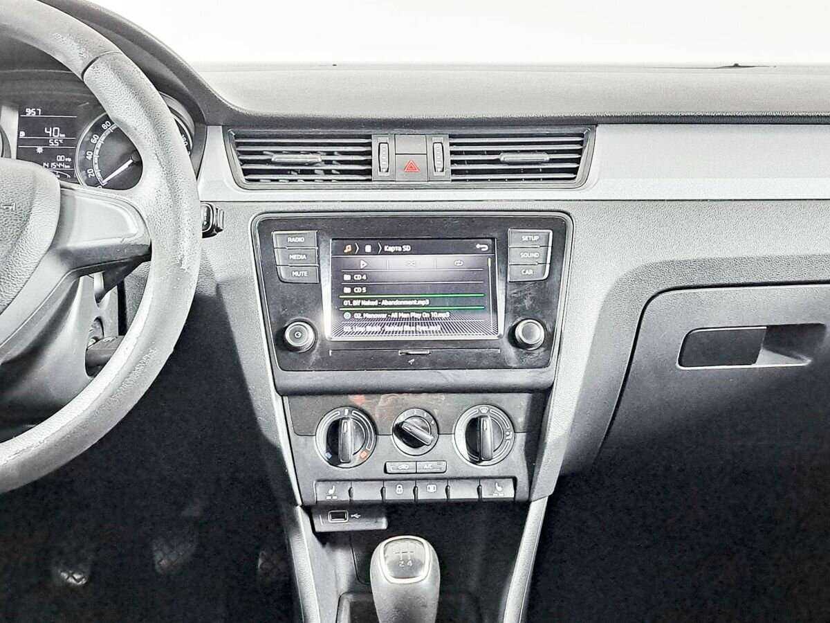 Skoda Rapid с пробегом — 2018 год. Фото: #9