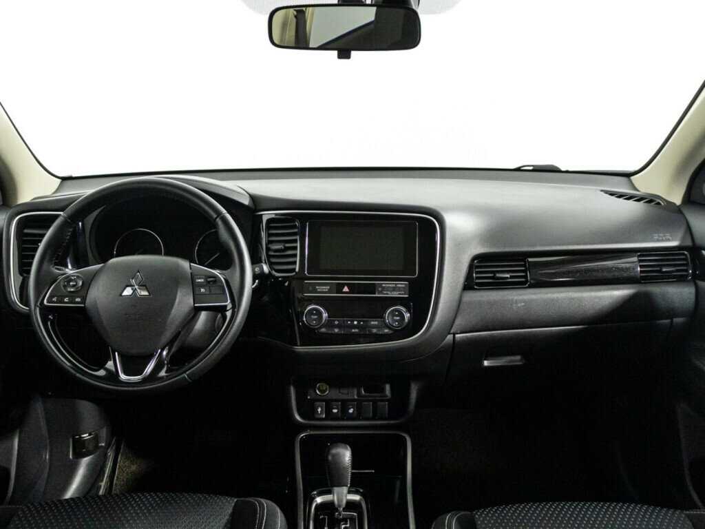 Mitsubishi Outlander с пробегом — 2019 год. Фото: #9
