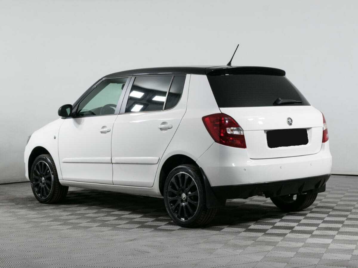 Skoda Fabia с пробегом — 2013 год. Фото: #5