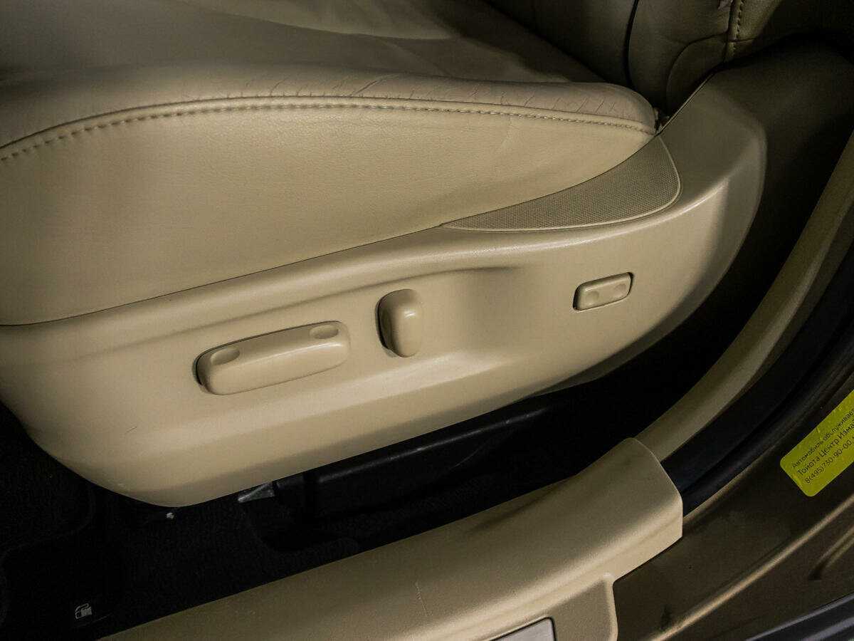 Toyota Venza с пробегом — 2013 год. Фото: #17
