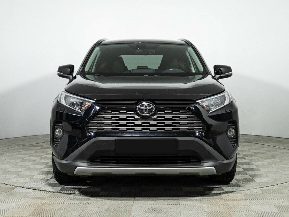 Toyota RAV4 с пробегом — 2021 год. Фото: #1