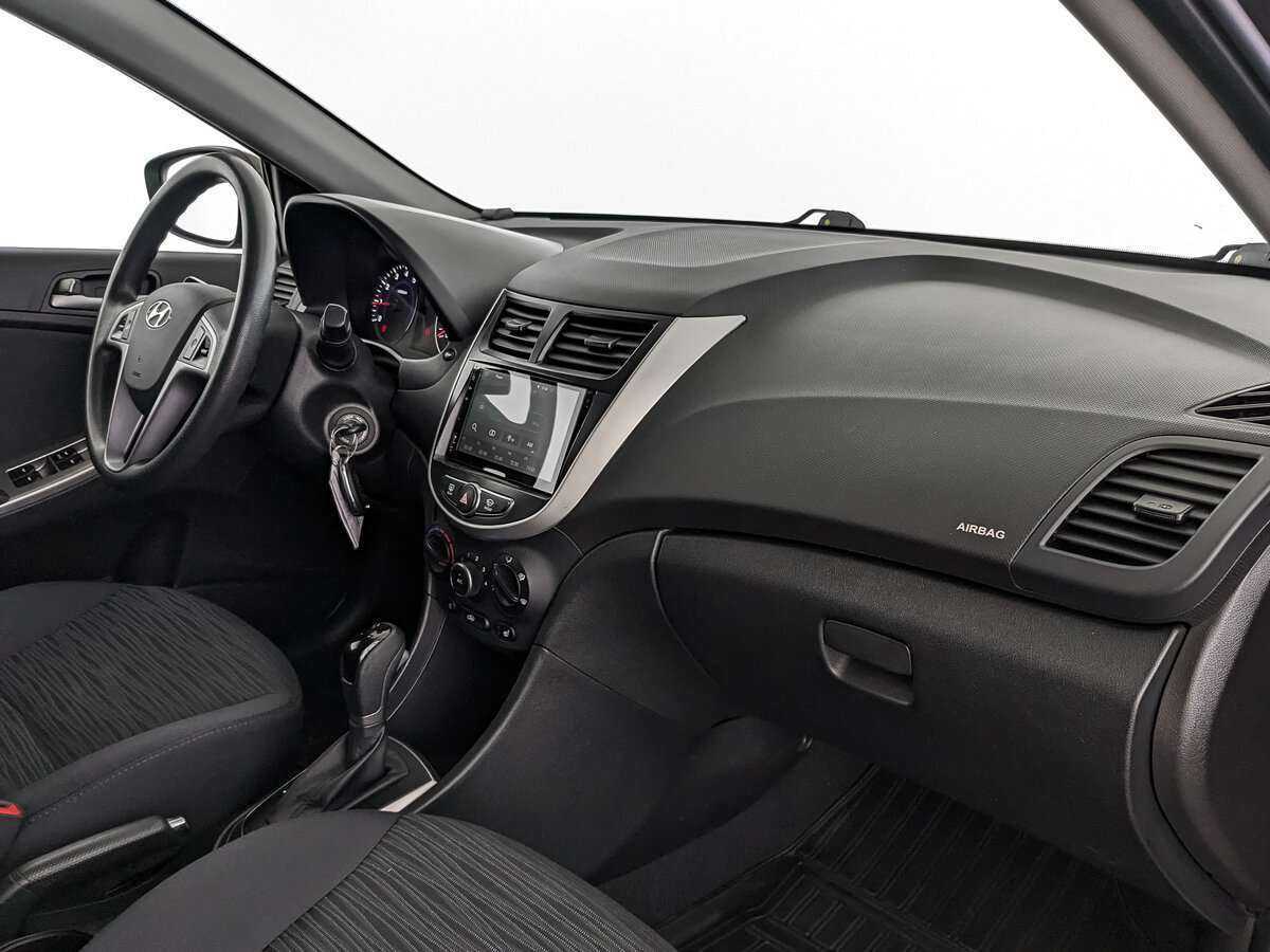 Hyundai Solaris с пробегом — 2016 год. Фото: #7