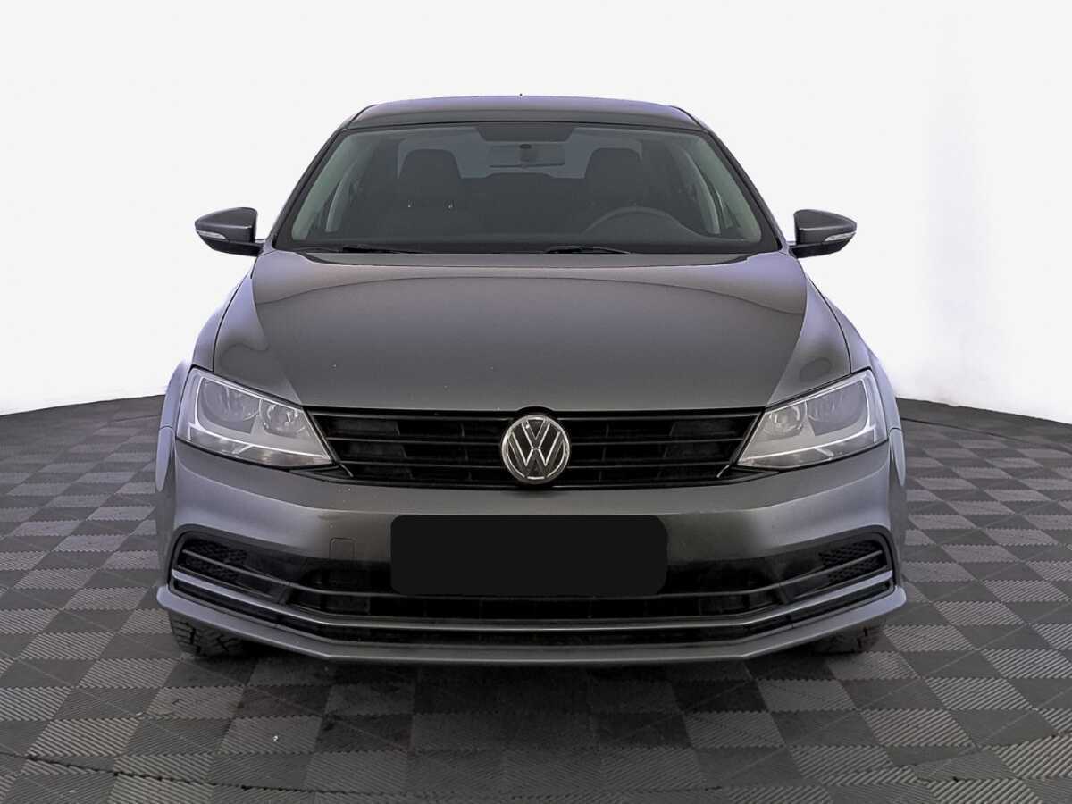 Volkswagen Jetta с пробегом — 2016 год. Фото: #1