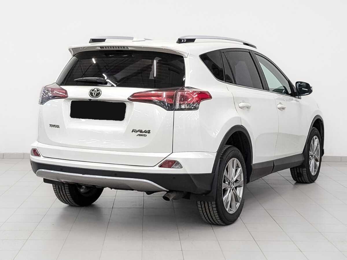 Toyota RAV4 с пробегом — 2017 год. Фото: #4