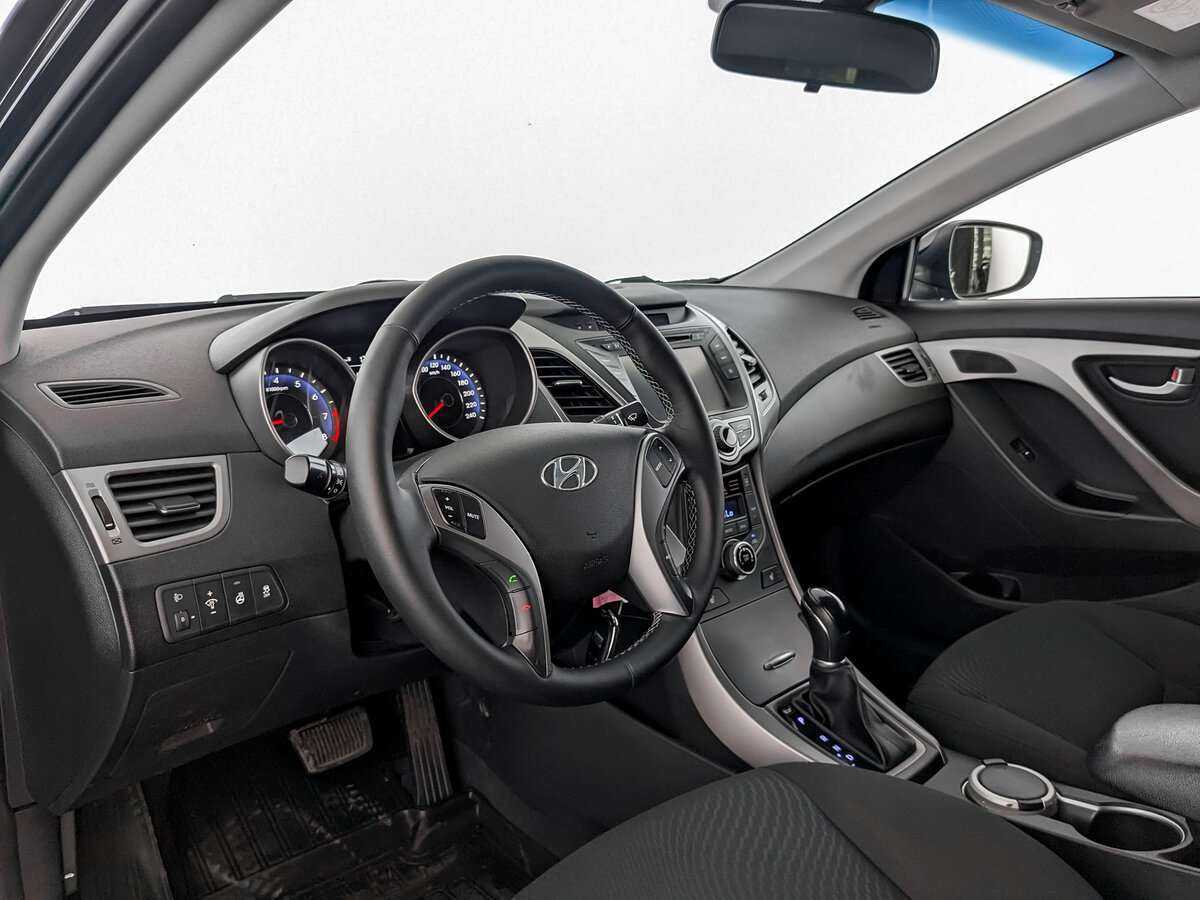 Hyundai Elantra с пробегом — 2014 год. Фото: #13