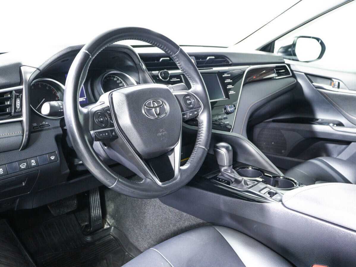 Toyota Camry с пробегом — 2020 год. Фото: #13