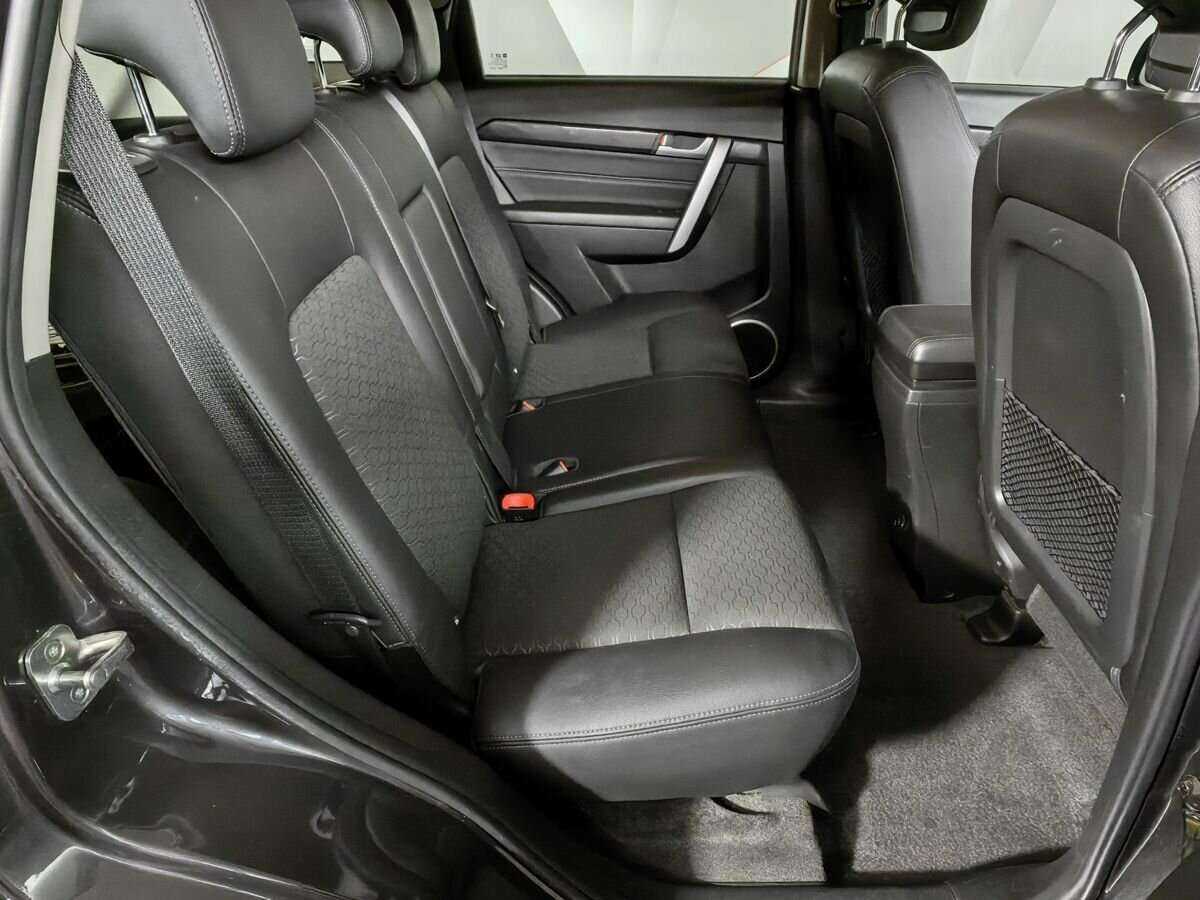 Chevrolet Captiva с пробегом — 2015 год. Фото: #11