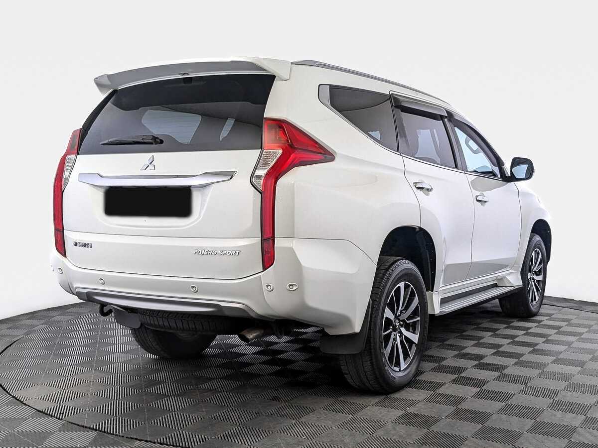 Mitsubishi Pajero Sport с пробегом — 2017 год. Фото: #4