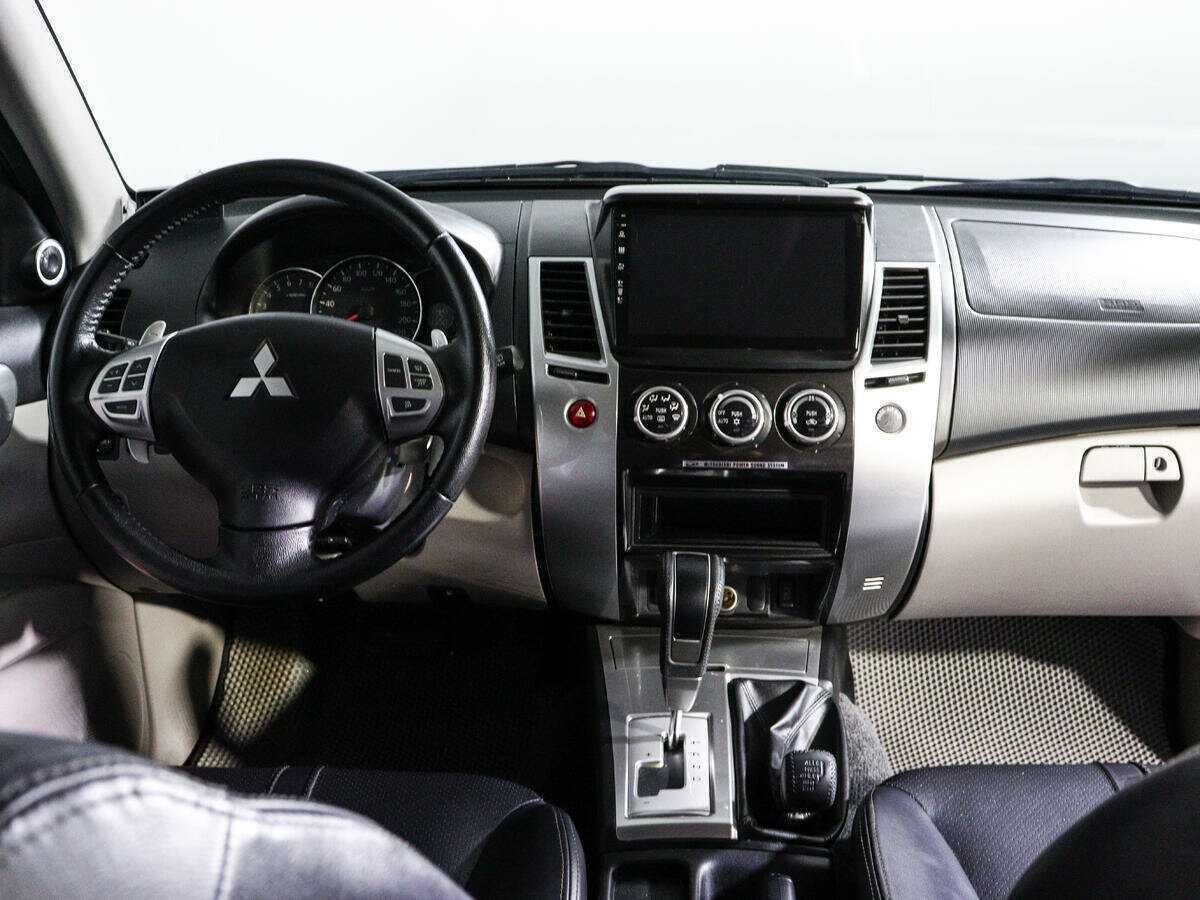 Mitsubishi Pajero Sport с пробегом — 2012 год. Фото: #8