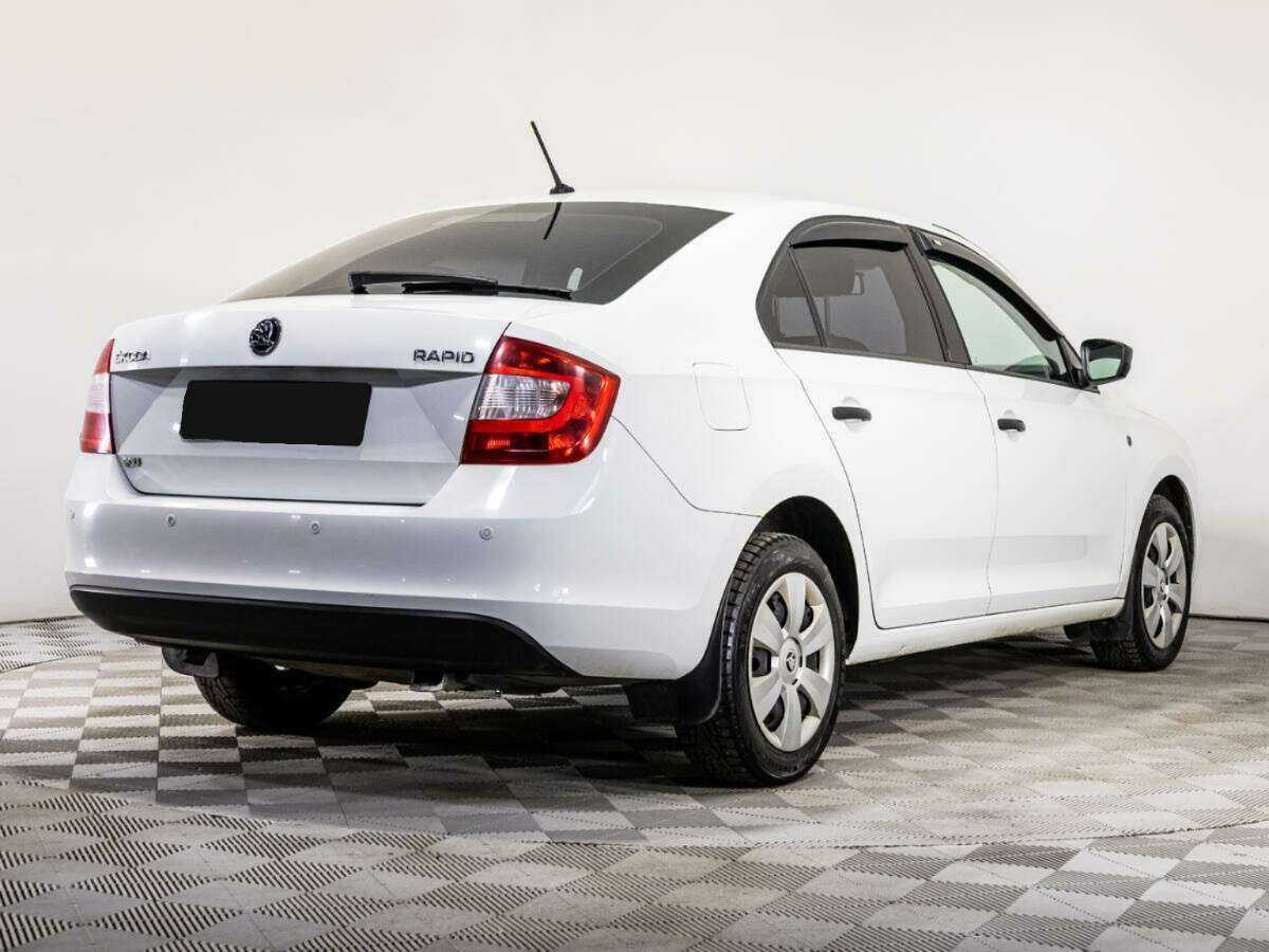 Skoda Rapid с пробегом — 2016 год. Фото: #3