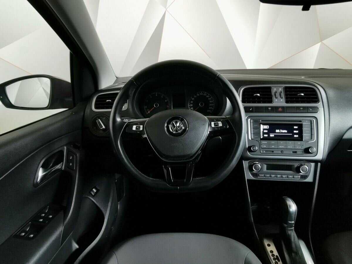 Volkswagen Polo с пробегом — 2016 год. Фото: #14