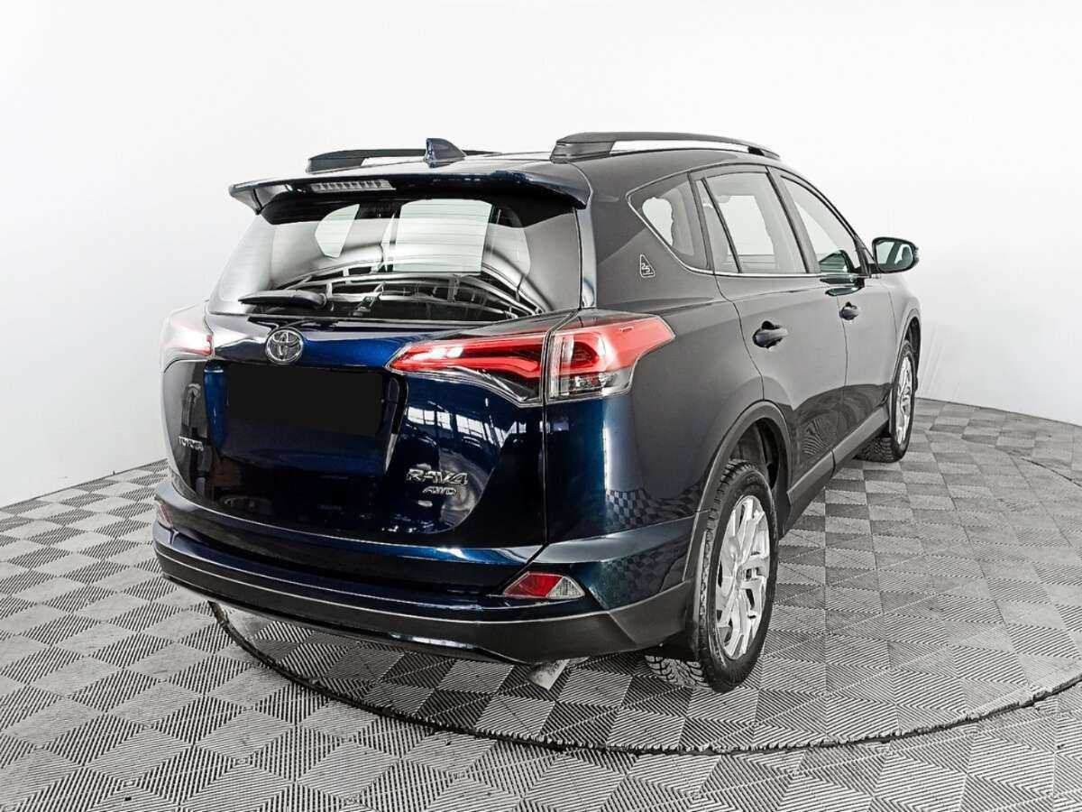 Toyota RAV4 с пробегом — 2019 год. Фото: #4