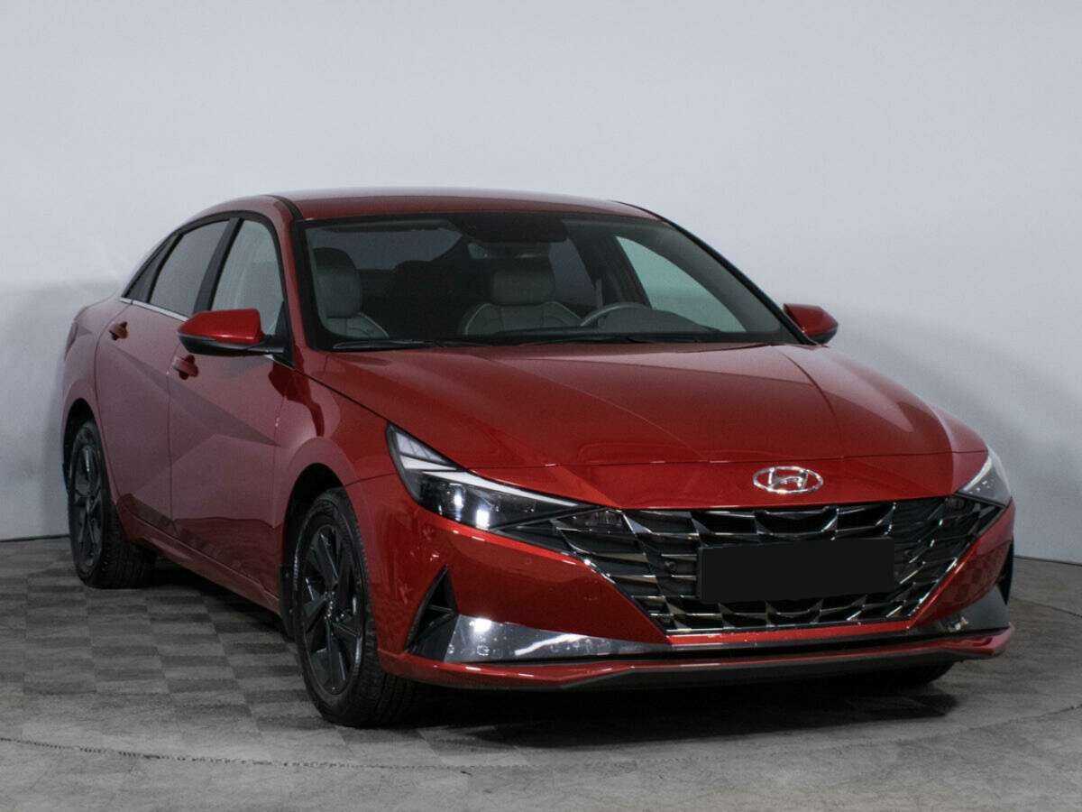 Hyundai Elantra с пробегом — 2021 год. Фото: #2