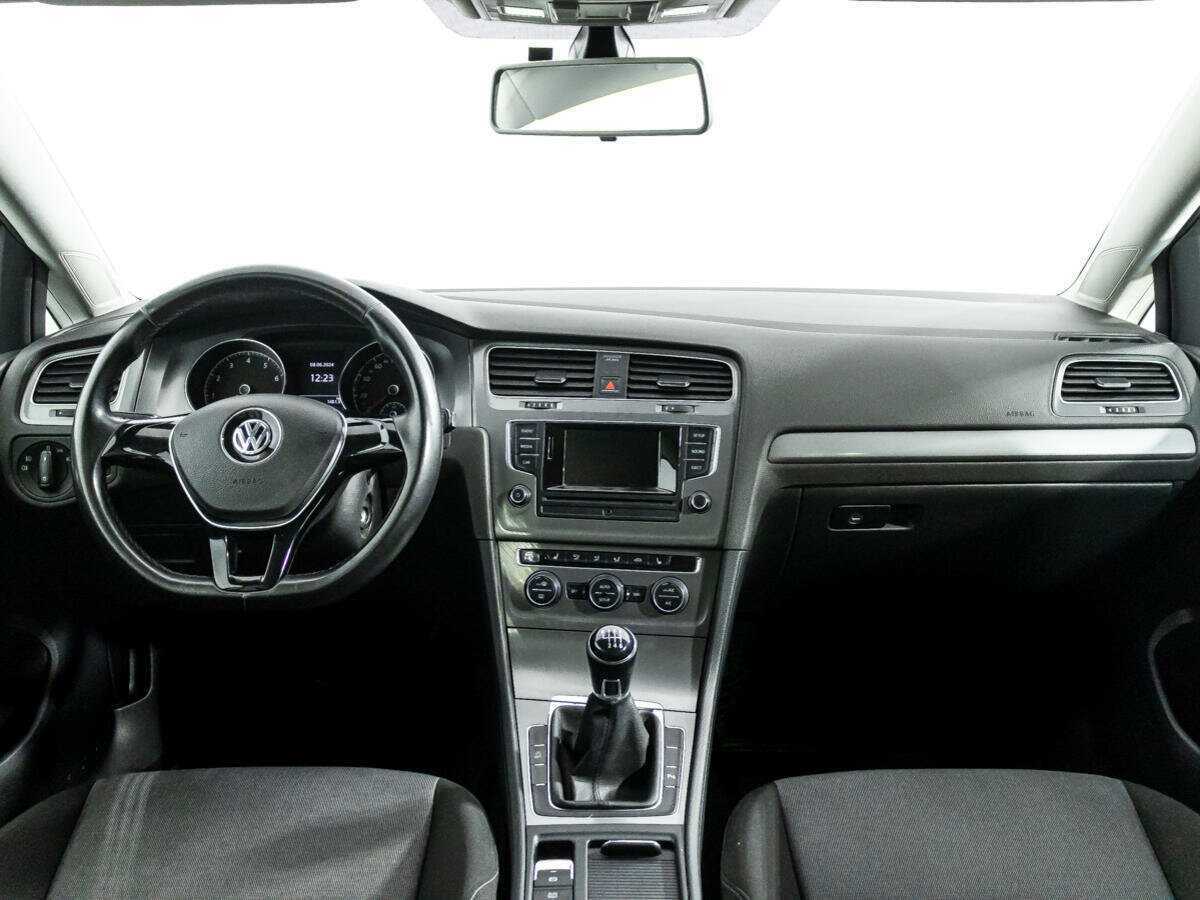 Volkswagen Golf с пробегом — 2013 год. Фото: #12