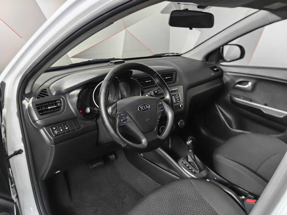Kia Rio с пробегом — 2017 год. Фото: #12