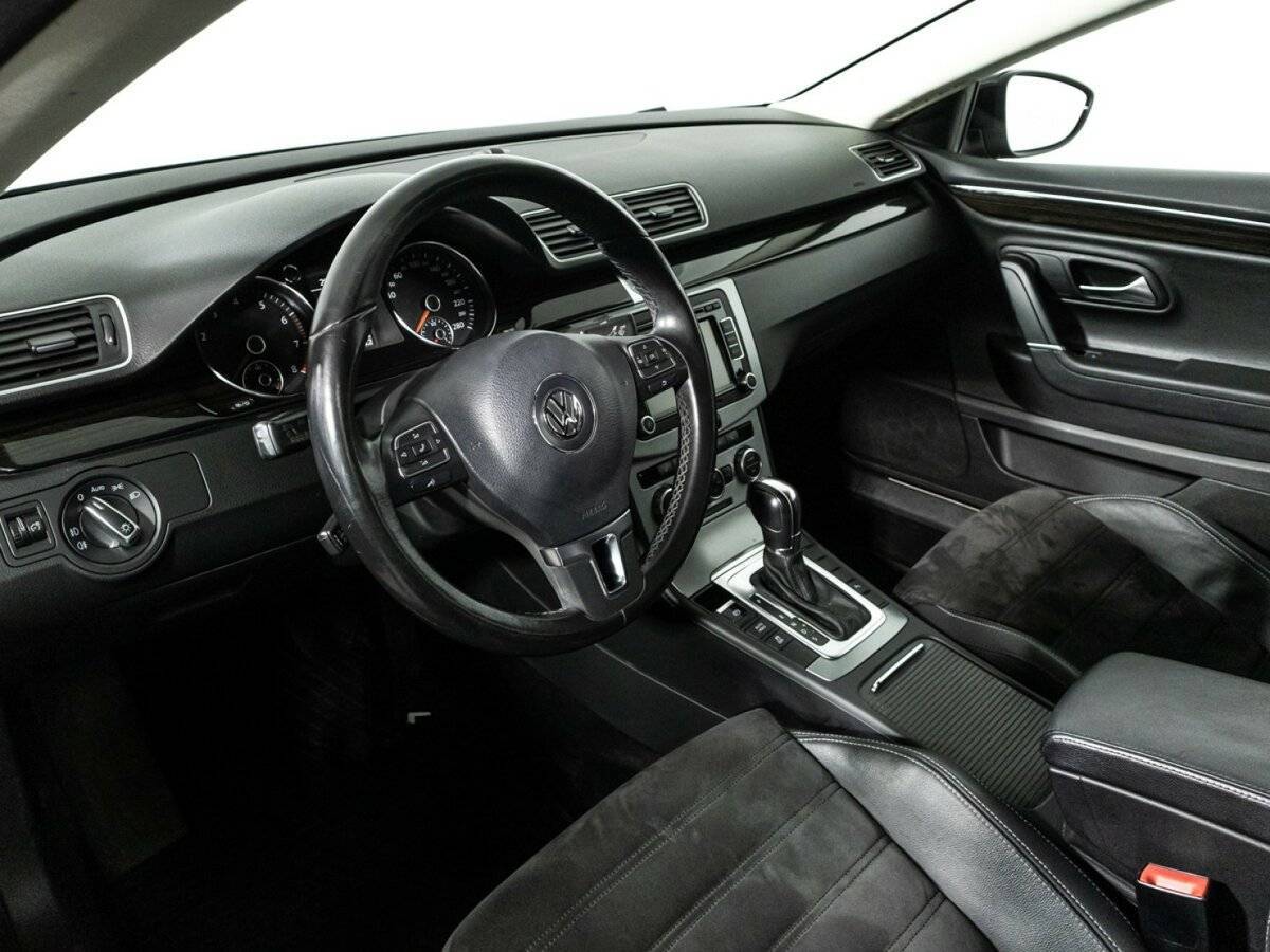 Volkswagen Passat CC с пробегом — 2014 год. Фото: #10