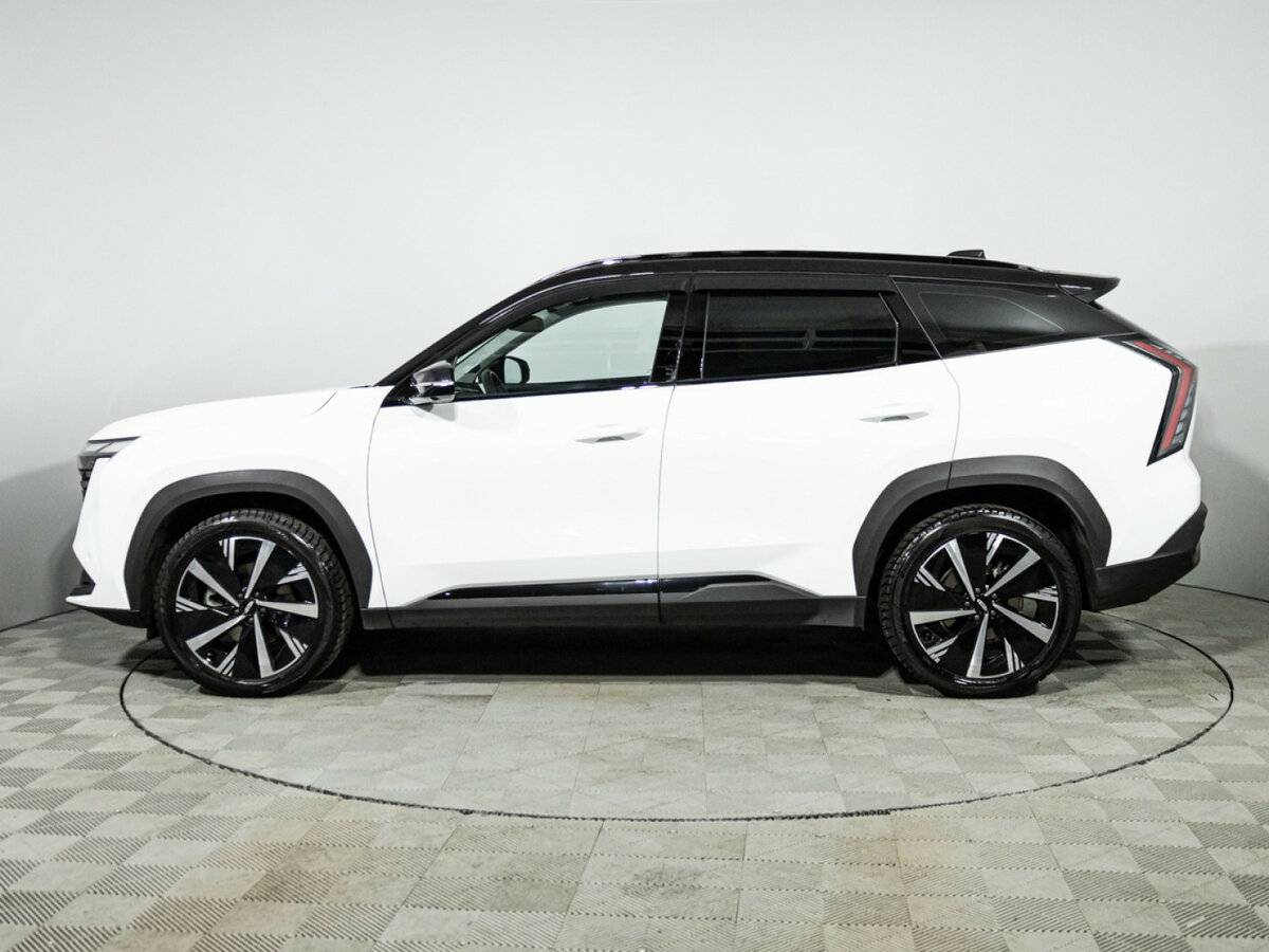 Geely Atlas с пробегом — 2024 год. Фото: #7