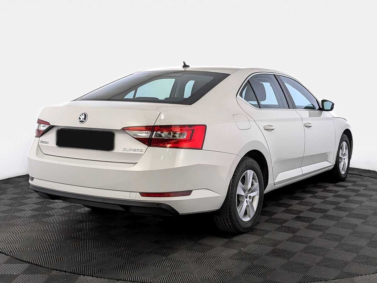Skoda Superb с пробегом — 2017 год. Фото: #4