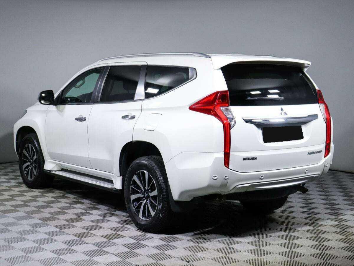 Mitsubishi Pajero Sport с пробегом — 2018 год. Фото: #3