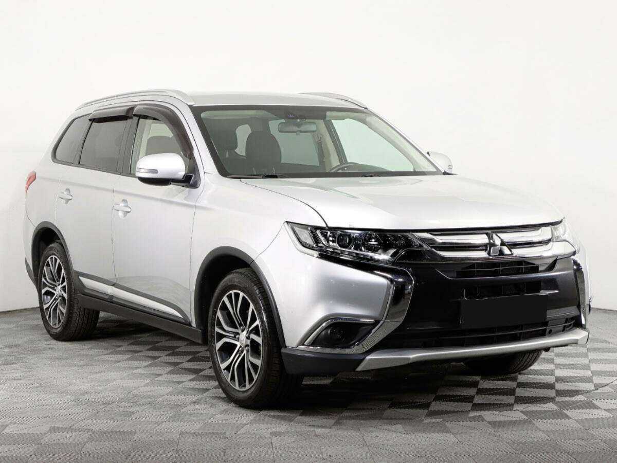 Mitsubishi Outlander с пробегом — 2018 год. Фото: #2