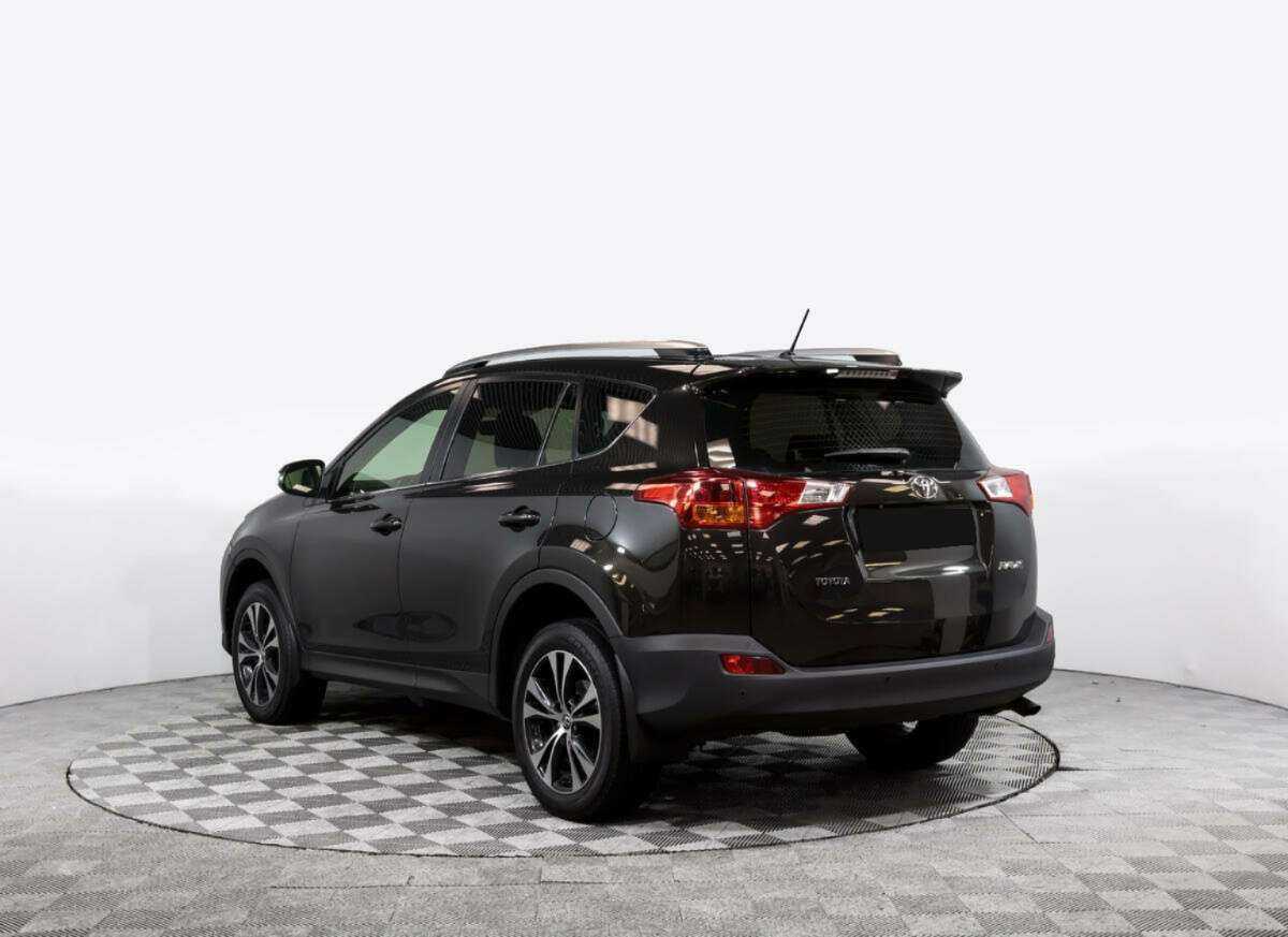 Toyota RAV4 с пробегом — 2015 год. Фото: #5