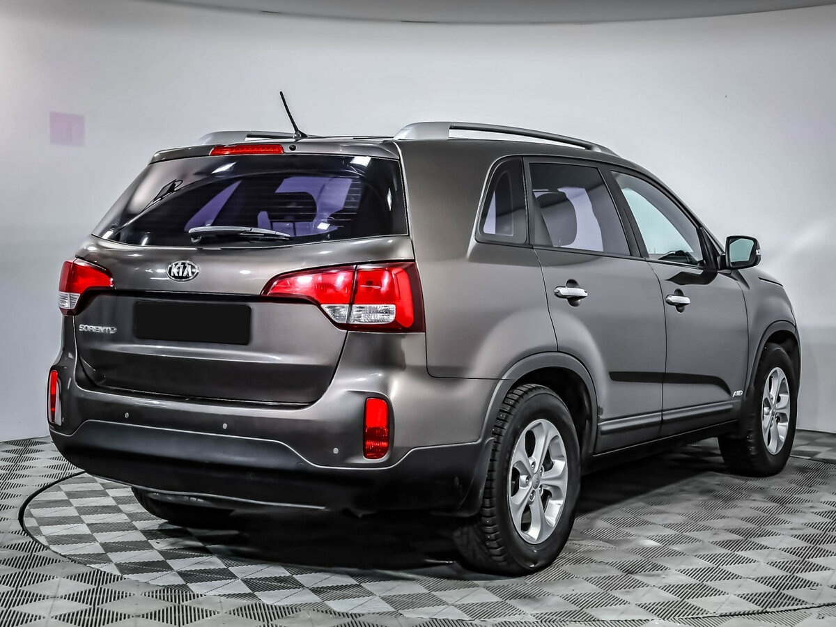 Kia Sorento с пробегом — 2013 год. Фото: #4