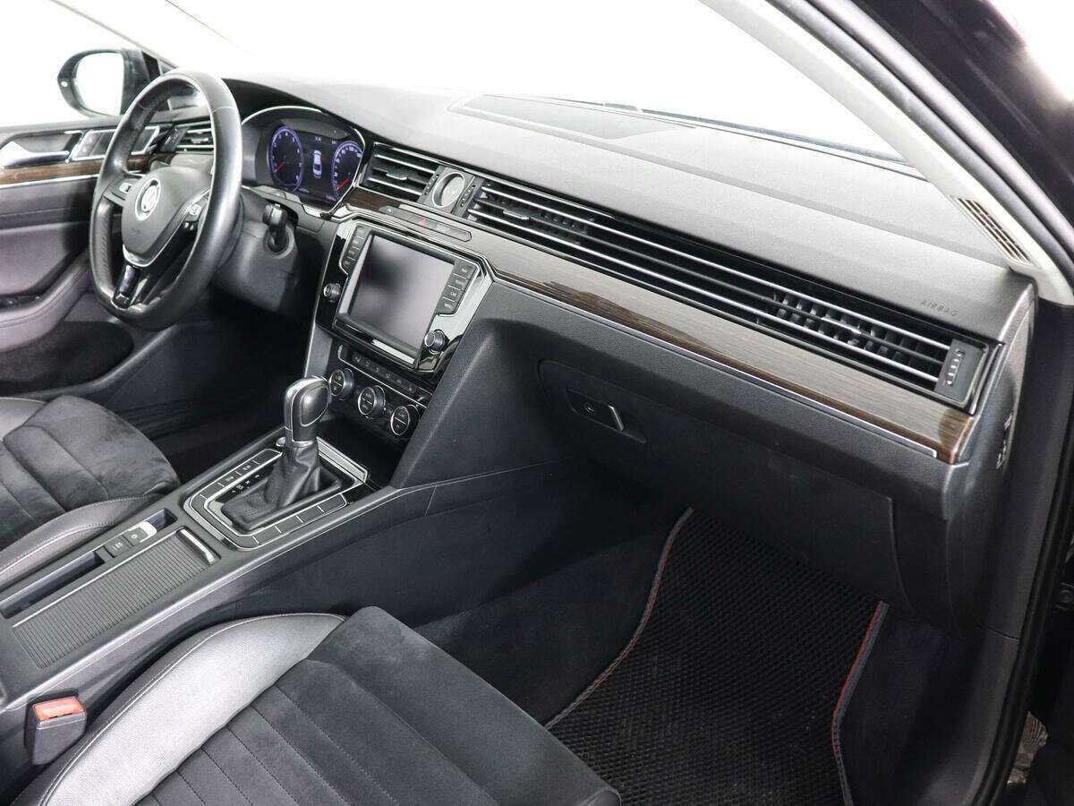 Volkswagen Passat с пробегом — 2016 год. Фото: #8
