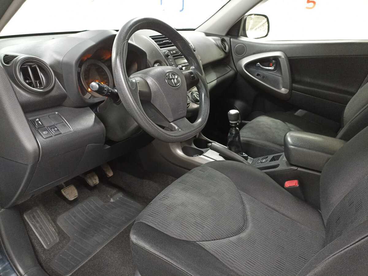 Toyota RAV4 с пробегом — 2012 год. Фото: #15