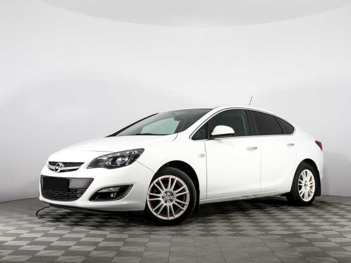 Opel Astra с пробегом — 2013 год. Посмотреть фото