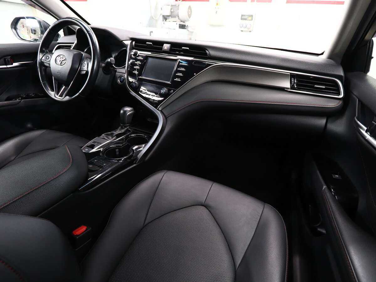 Toyota Camry с пробегом — 2020 год. Фото: #13
