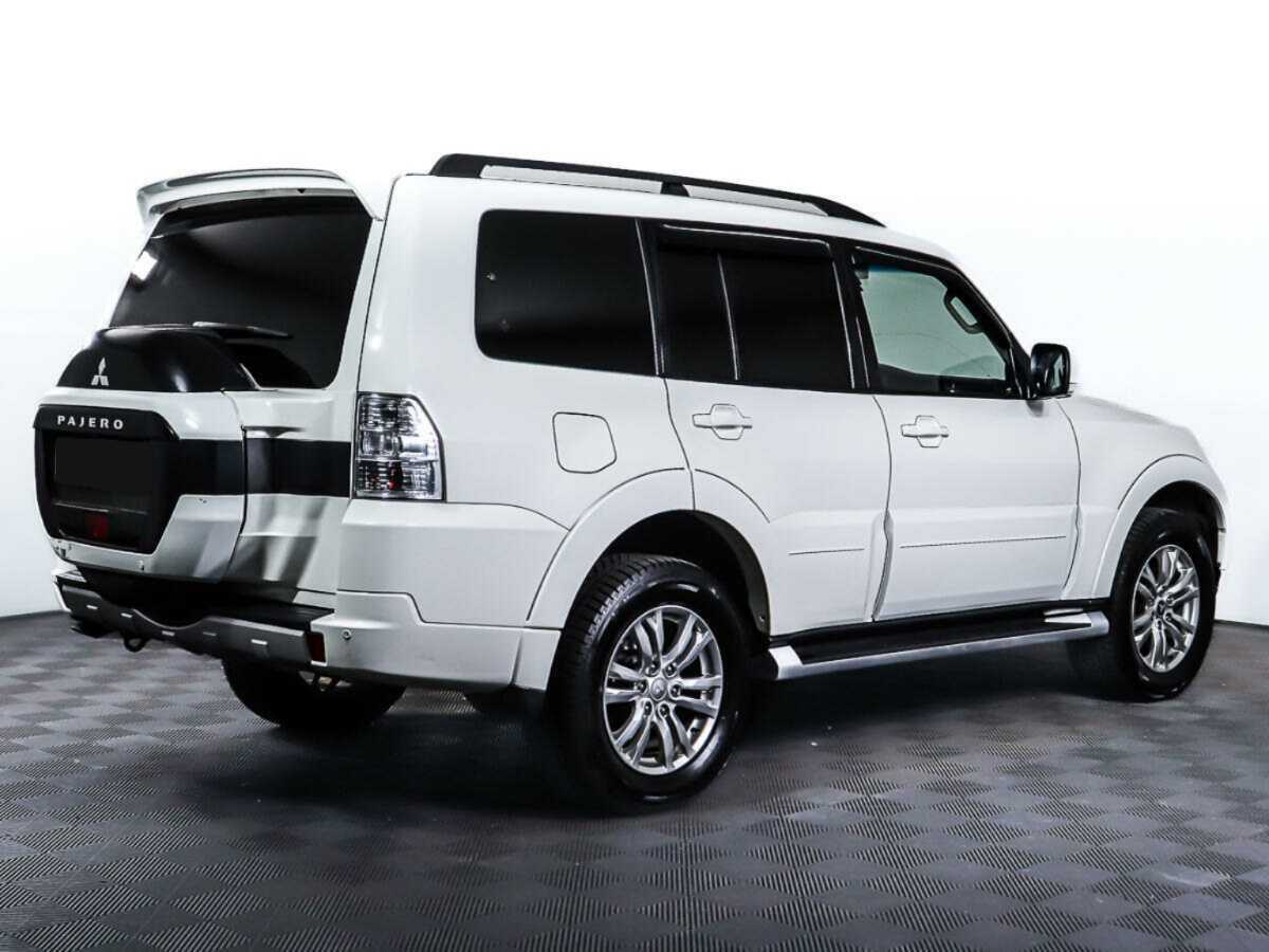 Mitsubishi Pajero с пробегом — 2014 год. Фото: #2