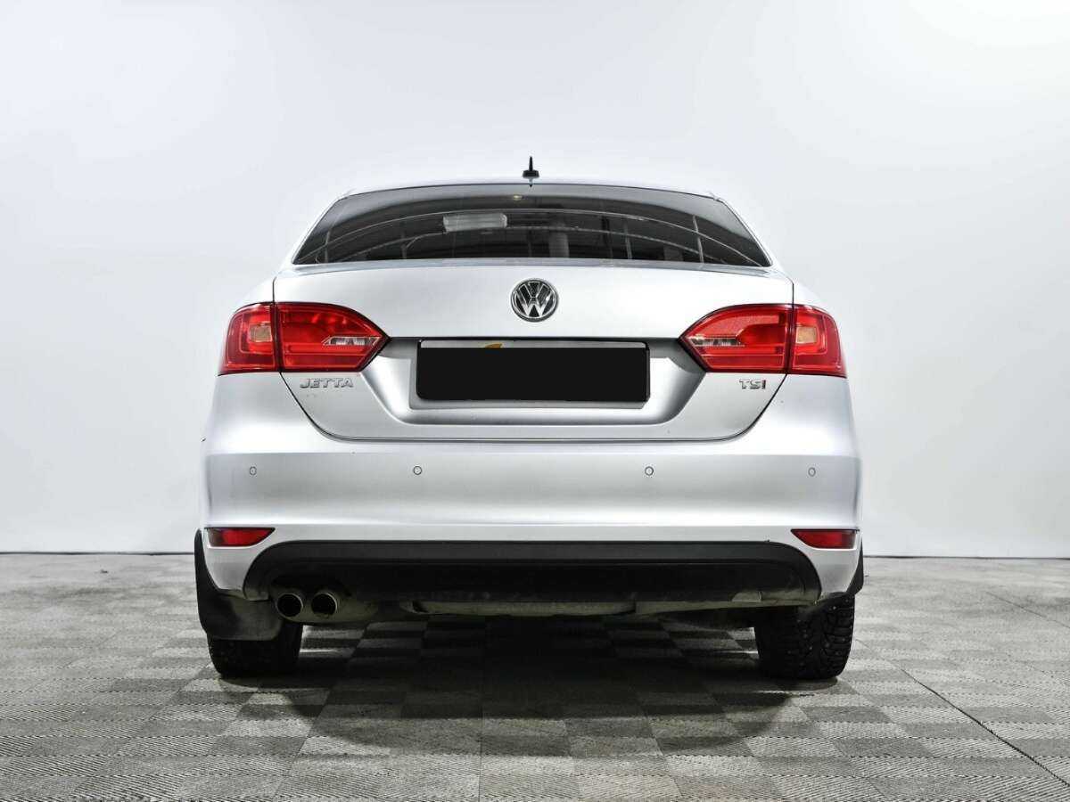 Volkswagen Jetta с пробегом — 2013 год. Фото: #4