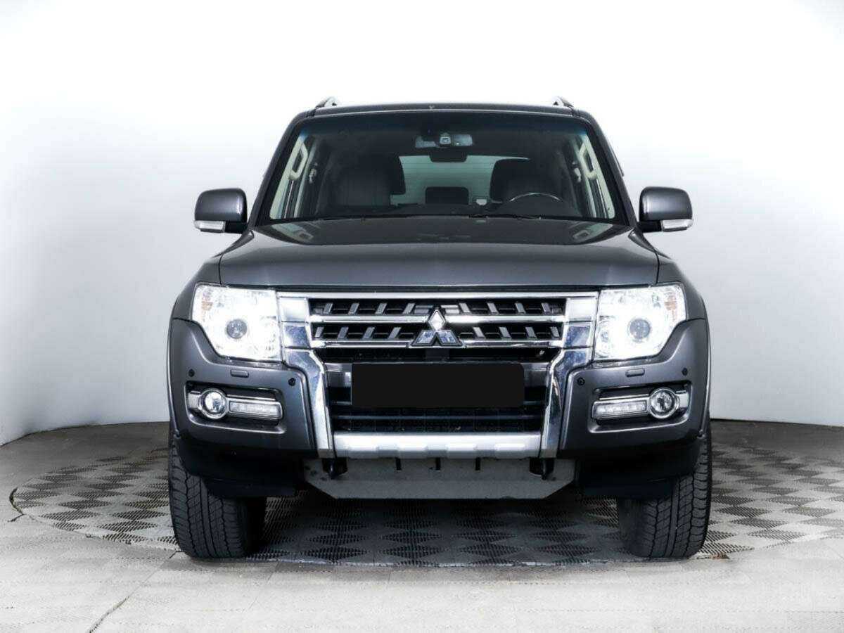 Mitsubishi Pajero с пробегом — 2018 год. Фото: #1