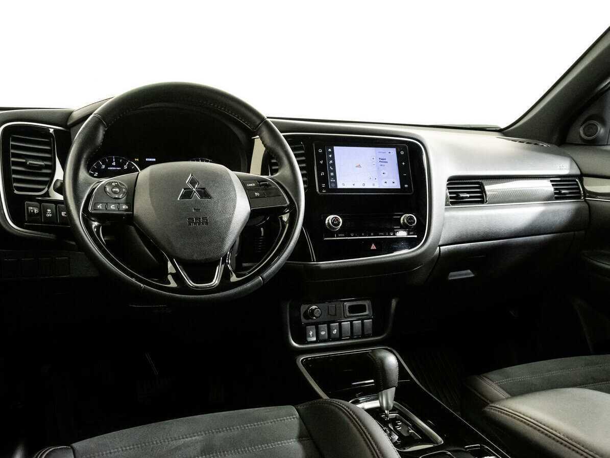Mitsubishi Outlander с пробегом — 2021 год. Фото: #10