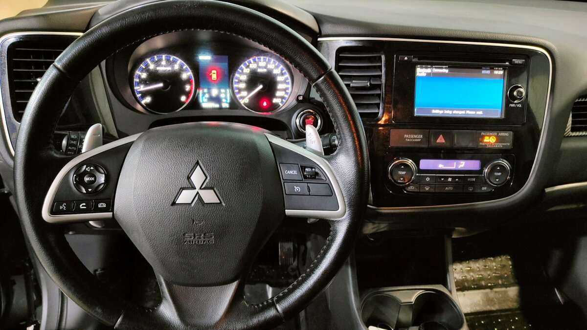 Mitsubishi Outlander с пробегом — 2012 год. Фото: #9