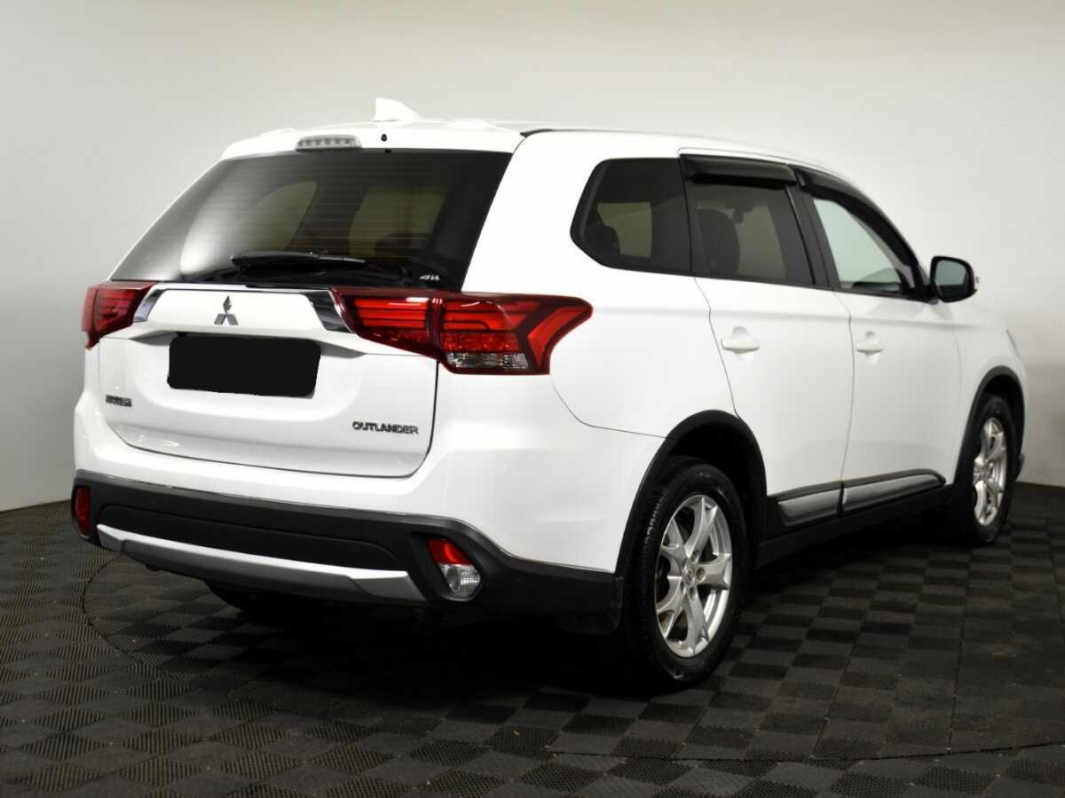 Mitsubishi Outlander с пробегом — 2017 год. Фото: #3